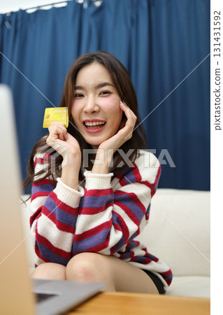 Shopping Online 131431592