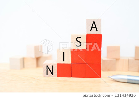 積木和上升的圖像象徵著 NISA 系統。 131434920