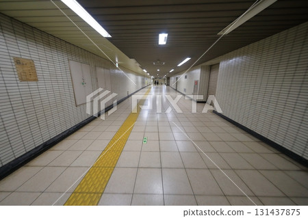 地鐵通道(東京都江東區辰巳車站) 地鐵通道(東京都江東區辰巳車站) 131437875