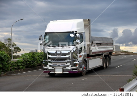 Dump truck 131438012