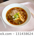 學校食堂的簡單拉麵 131438624