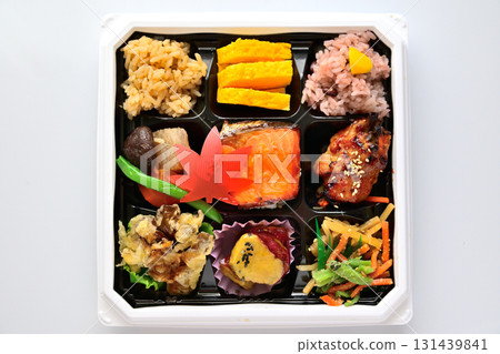 Delicious autumn lunch 131439841