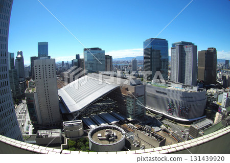 從東側高處俯瞰JR大阪站 131439920