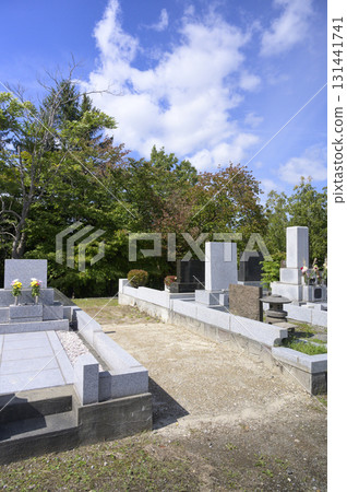Image of closing a grave 131441741
