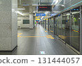 Subway station platform in Seoul, South Korea 131444057