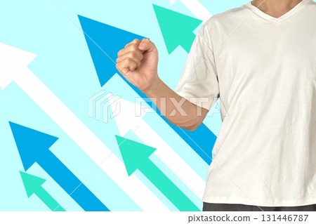 一名男子上樓的圖片 一名男子上樓的圖片 131446787