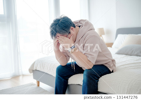 看起來很悲傷的男人 131447276