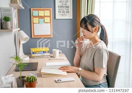 學習的女孩學習 學習的女孩學習 131447297