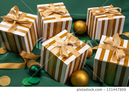 Gift boxes 131447809