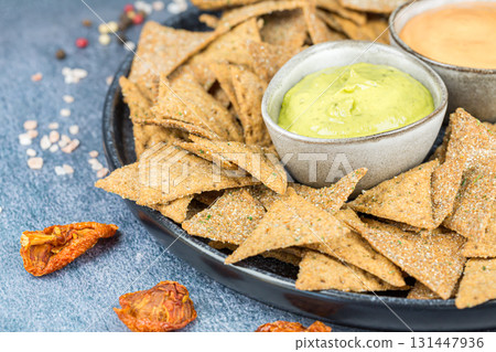 Crackers 131447936