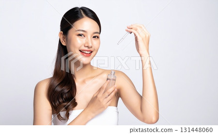 Women wearing make-up water 131448060