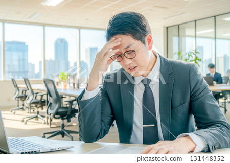 Worried businessman 131448352