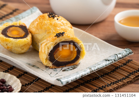 中秋節 月餅 蛋黃酥 中秋 Mid-Autumn Festival Moon cake げっぺい 131451104