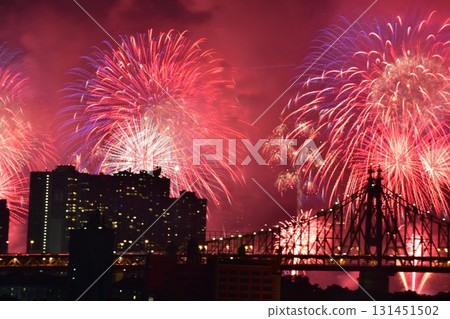 NY Festival Night: Spectacular fireworks against the backdrop of an industrial area 131451502