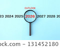 放大鏡分析 2026 年前景的圖片 131452180