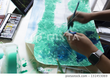 Children's hands painting with paints Children's hands painting with paints 131453069