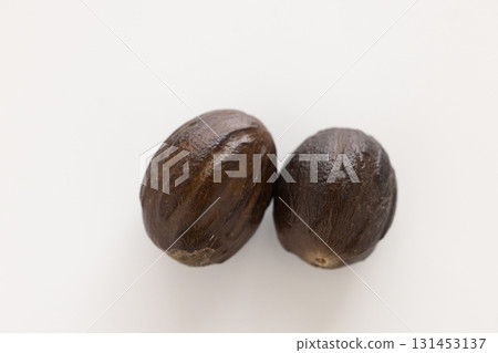 Spice nutmeg 131453137