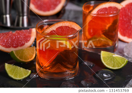 Grapefruit Prosecco Gin Spritz Cocktail Grapefruit Prosecco Gin Spritz Cocktail 131453769