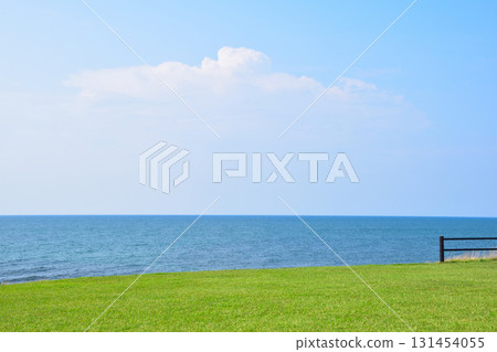 草原丘陵、大海、藍天 草原丘陵、大海、藍天 131454055