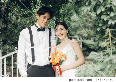 Garden wedding photos 131454830