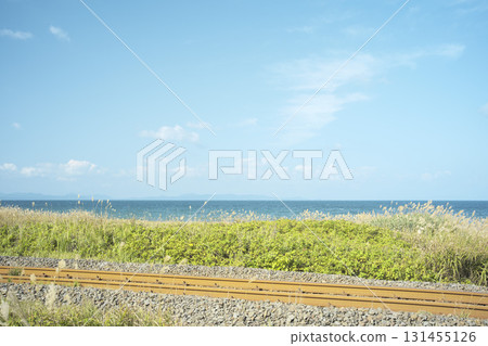 秋高氣爽的青森郡橫濱，陸奧灣和大湊線 131455126