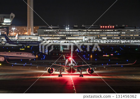 羽田機場夜間，飛機滑行，東京大田區 131456362