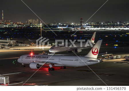 羽田機場夜間，飛機滑行，東京大田區 131456370