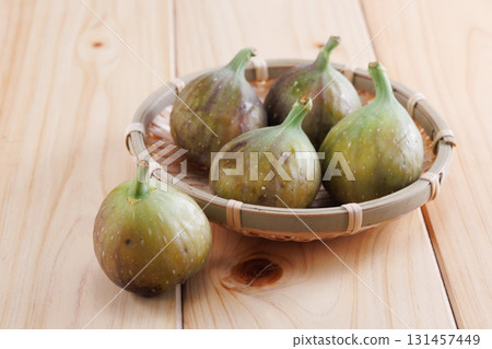 Fresh fig 131457449