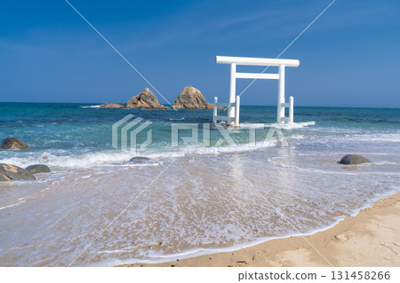 <Fukuoka Prefecture> White Torii Gate, Sakurai Futamigaura 131458266