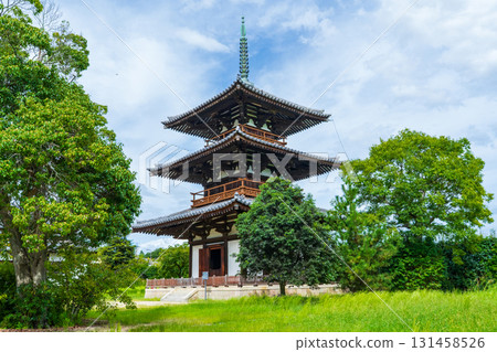 Three-story pagoda at Hokiji Temple in Ikaruga Town, Nara Prefecture Three-story pagoda at Hokiji Temple in Ikaruga Town, Nara Prefecture 131458526