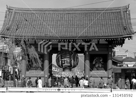 Old photo from 1962, Kaminarimon Gate at Sensoji Temple, Tokyo 131458592