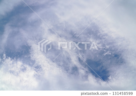 白雲，藍天，只有天空 131458599