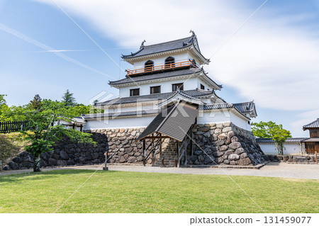 Shiroishi Castle Tower on a clear day in Shiroishi City, Miyagi Prefecture 131459077