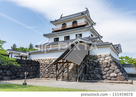 Shiroishi Castle Tower on a clear day in Shiroishi City, Miyagi Prefecture 131459078
