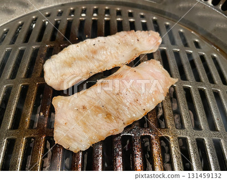Smokeless roaster Yakiniku Pork belly 131459132