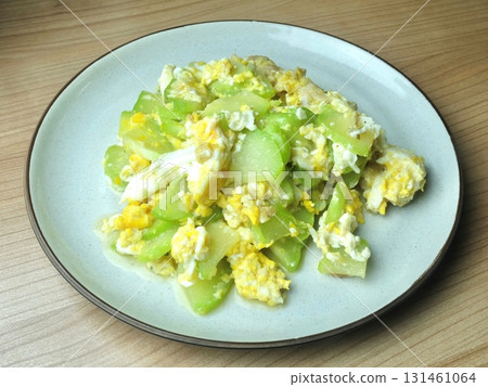 Healthy Vegetarian Thai Luffa and Egg Stir-fry Healthy Vegetarian Thai Luffa and Egg Stir-fry 131461064