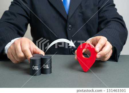 Oil delivery to the buyer. Energy transport routes and international trade. Useful for global markets, logistics, shipping, pipelines, security and geopolitical analysis. 131463301