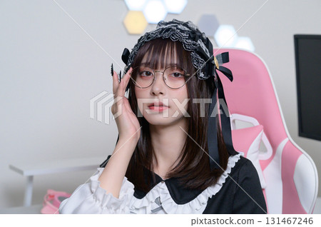 坐在遊戲椅上的地雷女孩 坐在遊戲椅上的地雷女孩 131467246