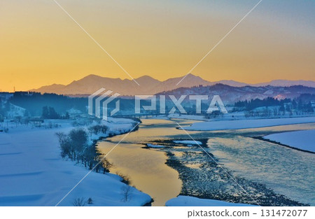越后宮山/信濃川冬天的景色 越后宮山/信濃川冬天的景色 131472077