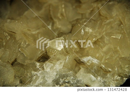 Calcite 131472428