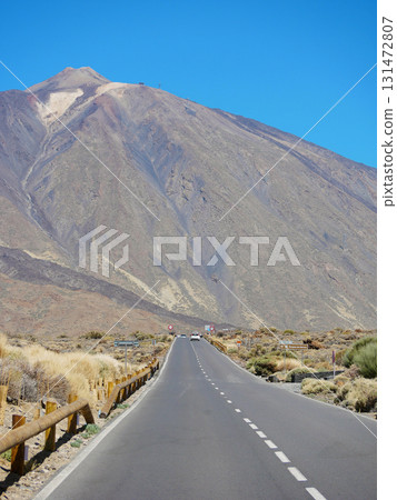 A long, straight road in volcano Teide National Park, Tenerife 131472807