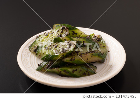 紅紫蘇醃黃瓜 131473453