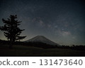 靜岡縣富士宮市的星空和富士山 131473640