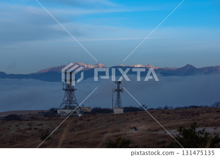從長野縣高木崎高原看到的無線電塔 131475135