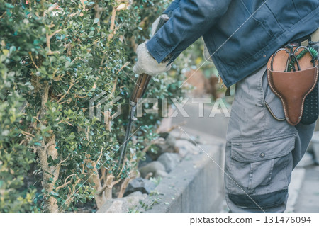 修剪 園丁 男人 131476094