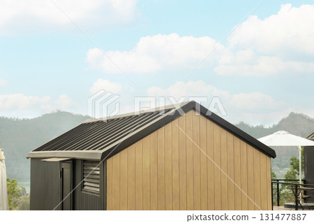 Relax in a charming cabin surrounded by majestic mountains 131477887