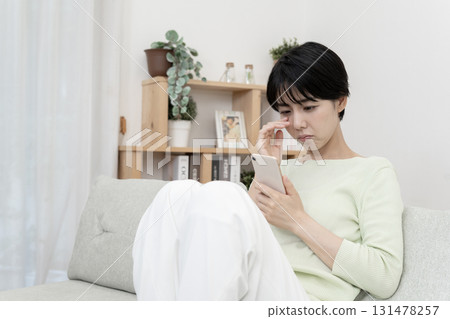 Annoyed young woman Annoyed young woman 131478257