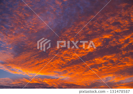 神秘的夕陽天空 神秘的夕陽天空 131478587