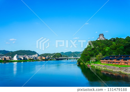 Blue sky and Inuyama Castle, Inuyama City, Aichi Prefecture 131479188