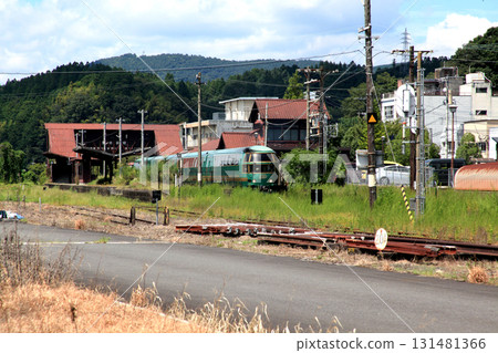 由布院之森列車在豐後森機車公園前運行 由布院之森列車在豐後森機車公園前運行 131481366